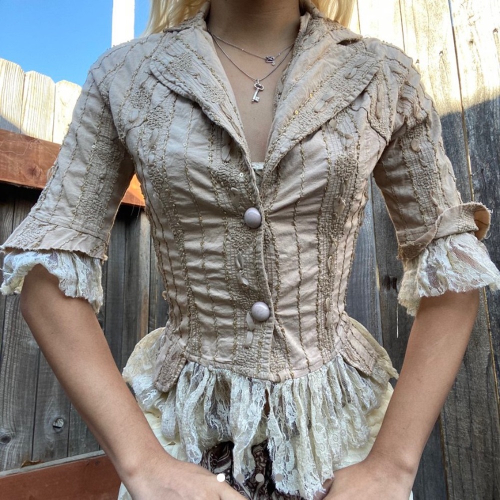 SOLD dying pixie blazer 🦷🤍 ₓ˚. ୭ ˚○◦˚.